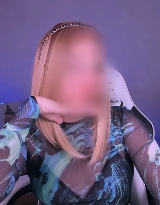 Carla, 33