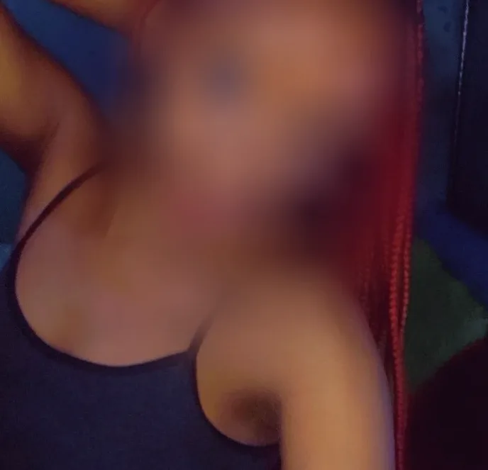 Melanie, 23
