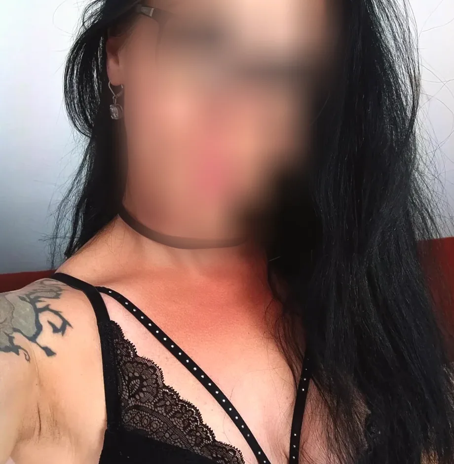 Sina, 36