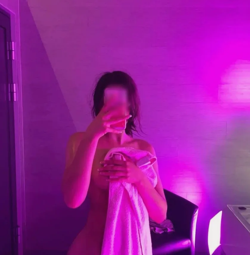 Thea, 18